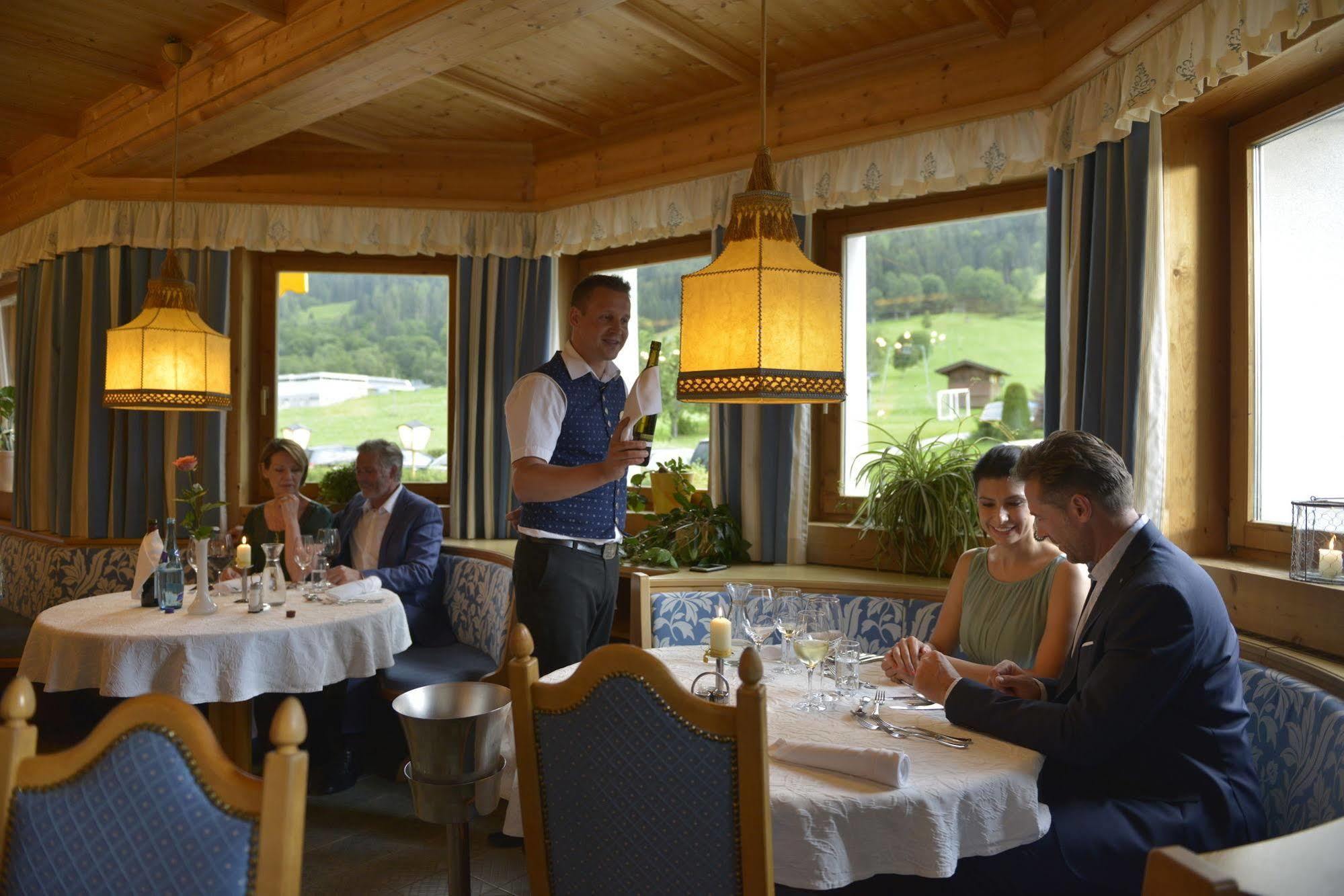 Hotel & Alpin Lodge Der Wastlhof Niederau Extérieur photo